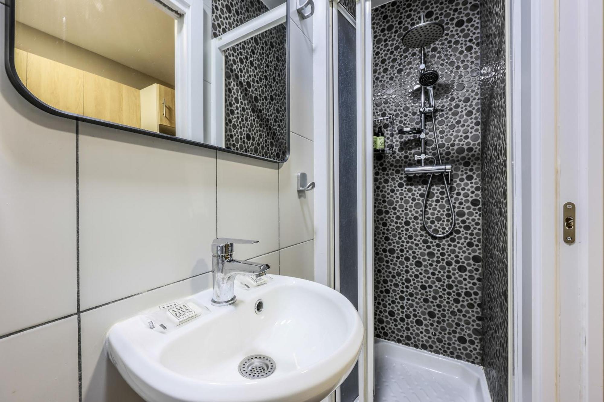 Nuevo Apartamento Funcional En Chamberi Madrid Extérieur photo